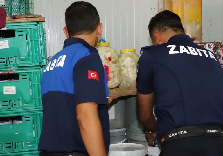 AKSU’DA 15 TON TARİHİ GEÇMİŞ SÜT ÜRÜNÜNE EL KONULDU