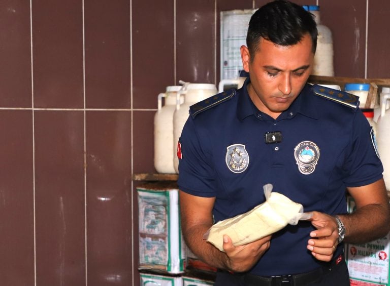 AKSU’DA 15 TON TARİHİ GEÇMİŞ SÜT ÜRÜNÜNE EL KONULDU