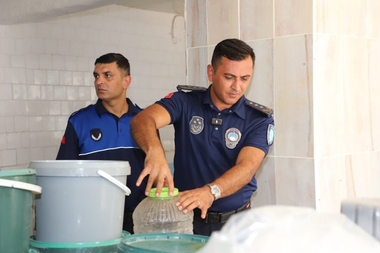 AKSU’DA 15 TON TARİHİ GEÇMİŞ SÜT ÜRÜNÜNE EL KONULDU