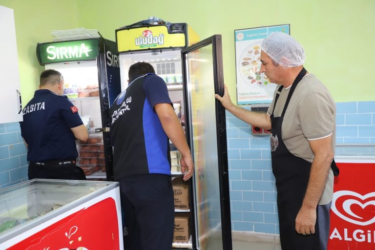 AKSU BELEDİYESİ’NDEN OKUL KANTİNLERİNDE DENETİM