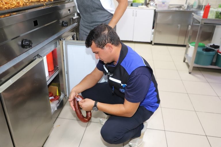 AKSU BELEDİYESİ’NDEN OKUL KANTİNLERİNDE DENETİM