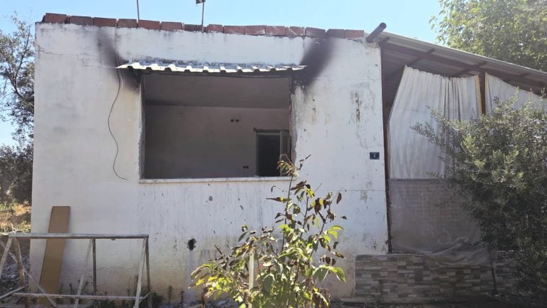 EMİNE YILDIRIM, EVİ YANAN AİLEYİ ZİYARET ETTİ