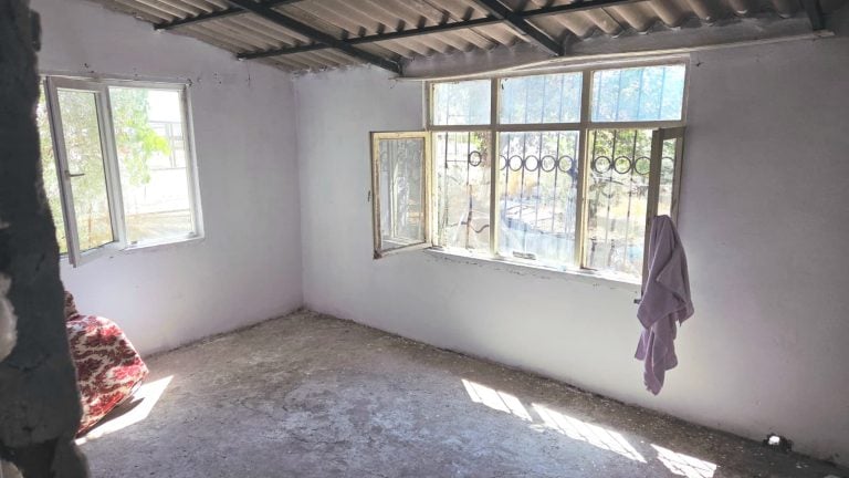 EMİNE YILDIRIM, EVİ YANAN AİLEYİ ZİYARET ETTİ