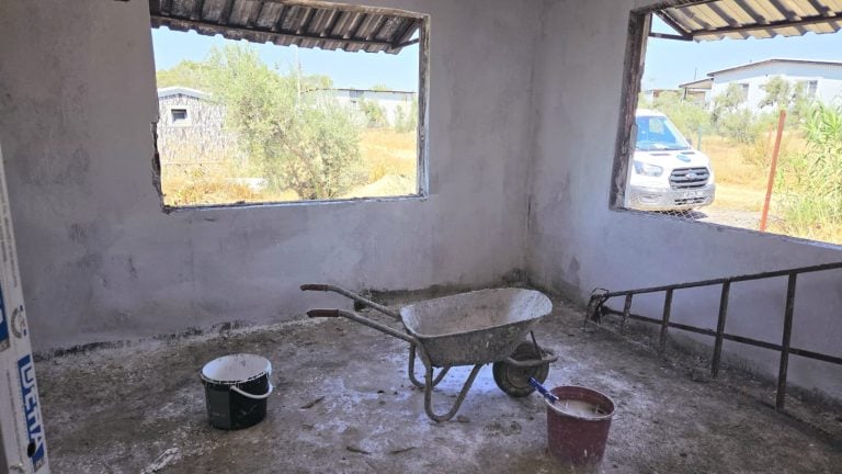 EMİNE YILDIRIM, EVİ YANAN AİLEYİ ZİYARET ETTİ