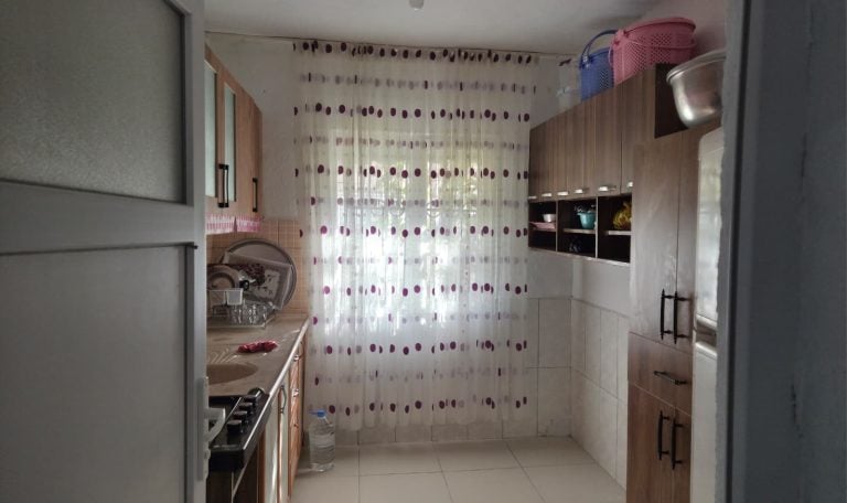 EMİNE YILDIRIM, EVİ YANAN AİLEYİ ZİYARET ETTİ