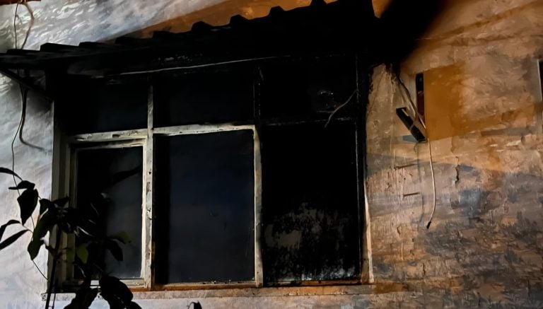 EMİNE YILDIRIM, EVİ YANAN AİLEYİ ZİYARET ETTİ