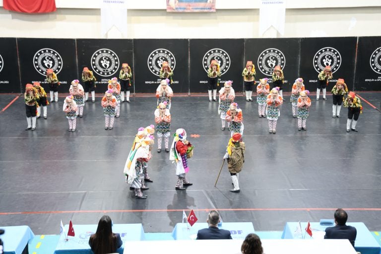 AKSU BELEDİYESİ PERGE SPOR KULÜBÜ HALK OYUNLARI EKİBİ, İL İKİNCİSİ OLDU