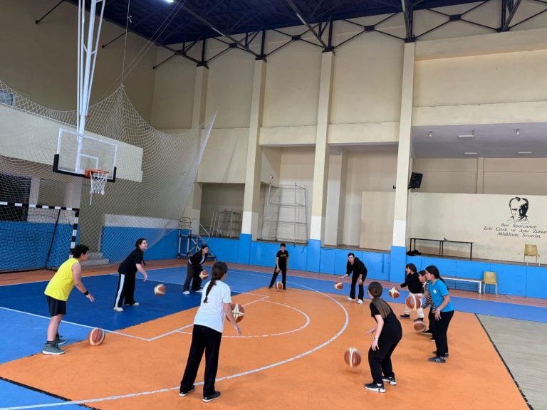 AKSU BELEDİYESİ YAZ SPOR KURSLARI BAŞLIYOR