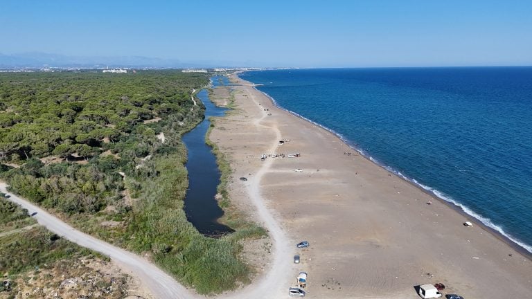 KUMKÖY SAHİLİ AKSU BELEDİYESİ’NE TAHSİS EDİLİYOR