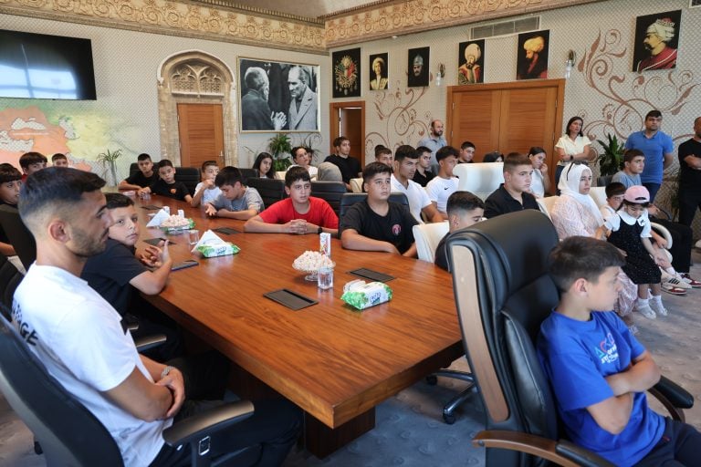 MADALYALI SPORCULARDAN BAŞKAN YILDIRIMA ANLAMLI ZİYARET