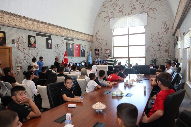 MADALYALI SPORCULARDAN BAŞKAN YILDIRIMA ANLAMLI ZİYARET