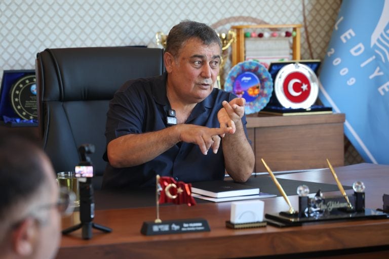 MADALYALI SPORCULARDAN BAŞKAN YILDIRIMA ANLAMLI ZİYARET