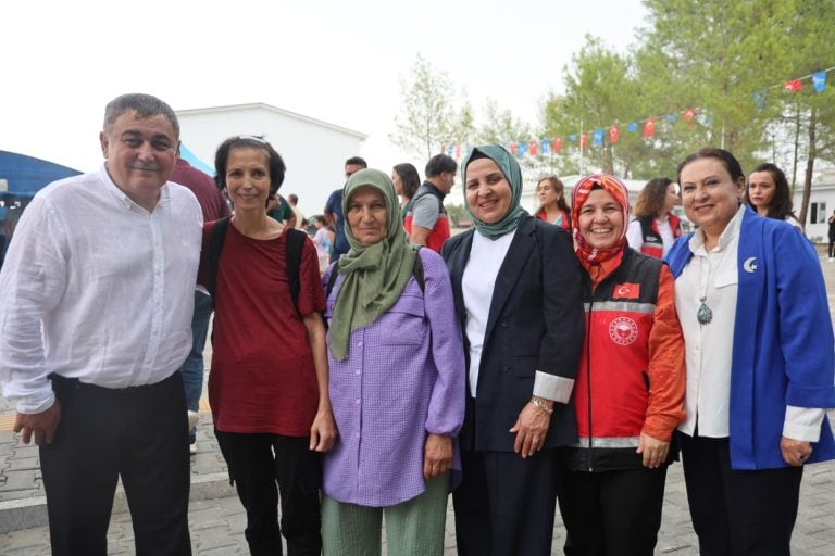AKSU’DA ANTALYA’NIN EN BÜYÜK SOKAK HAYVANLARI BAKIMEVİ VE DOĞAL YAŞAM ALANI AÇILDI