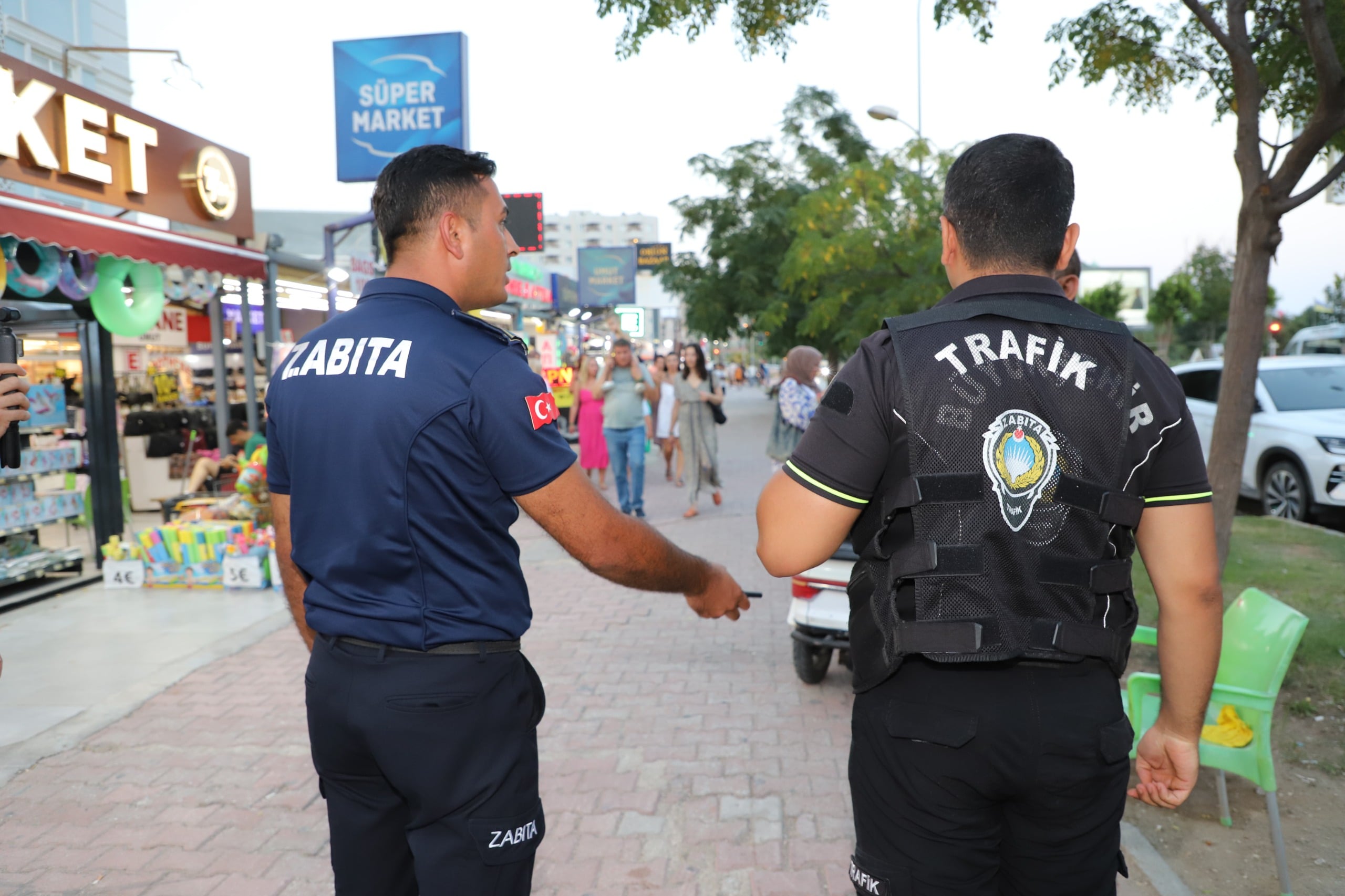 AKSU DA KALDIRIM İŞGALLERİNE YÖNELİK DENETİMLER DEVAM EDİYOR
