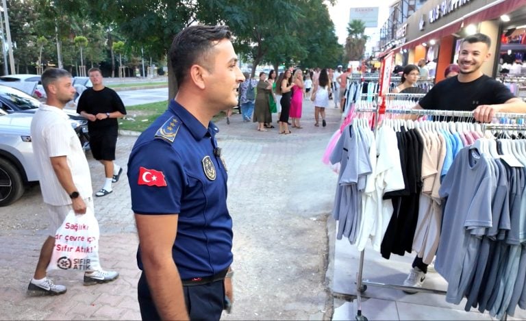 AKSU DA KALDIRIM İŞGALLERİNE YÖNELİK DENETİMLER DEVAM EDİYOR