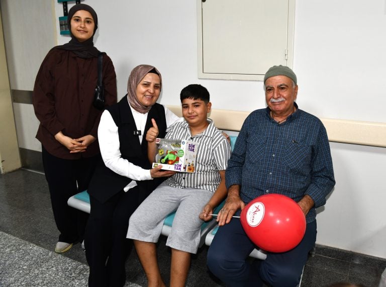 AKSU BELEDİYESİ’NDEN ÇOCUKLARA GÜVENLİ SÜNNET HİZMETİ