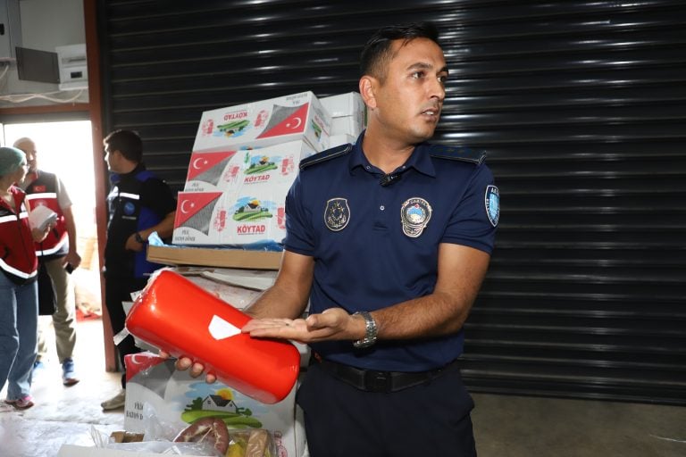 AKSU’DA YAKLAŞIK 1 TON UYGUNSUZ GIDA ÜRÜNÜNE EL KONULDU