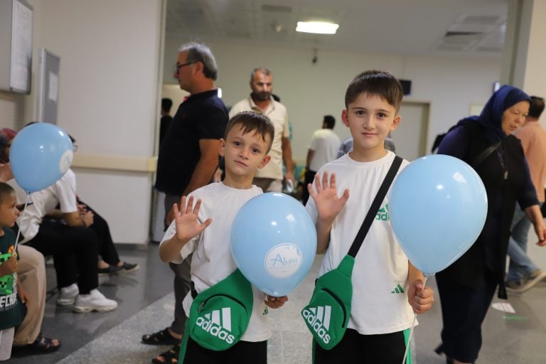 AKSU BELEDİYESİ’NDEN ÇOCUKLARA GÜVENLİ SÜNNET HİZMETİ