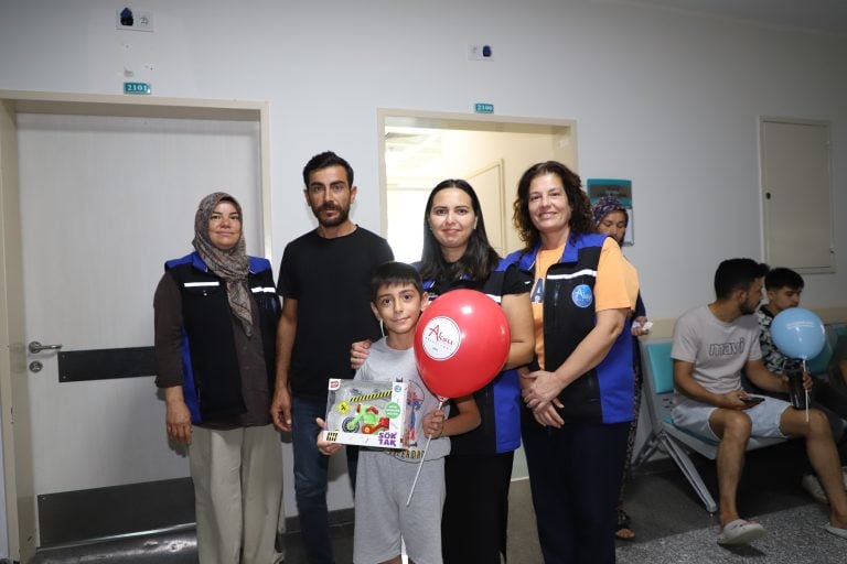 AKSU BELEDİYESİ’NDEN ÇOCUKLARA GÜVENLİ SÜNNET HİZMETİ