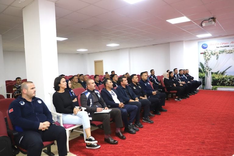 AKSU BELEDİYESİ ZABITA PERSONELİNE BİBER GAZI KULLANIMI EĞİTİMİ