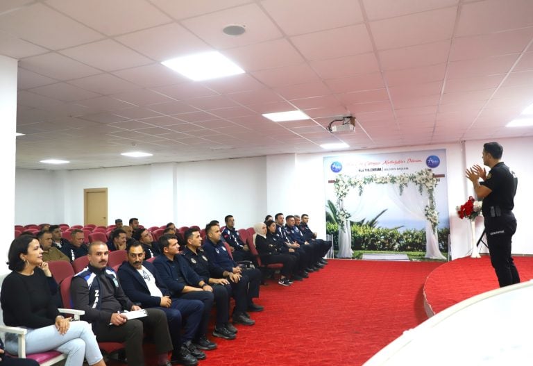 AKSU BELEDİYESİ ZABITA PERSONELİNE BİBER GAZI KULLANIMI EĞİTİMİ